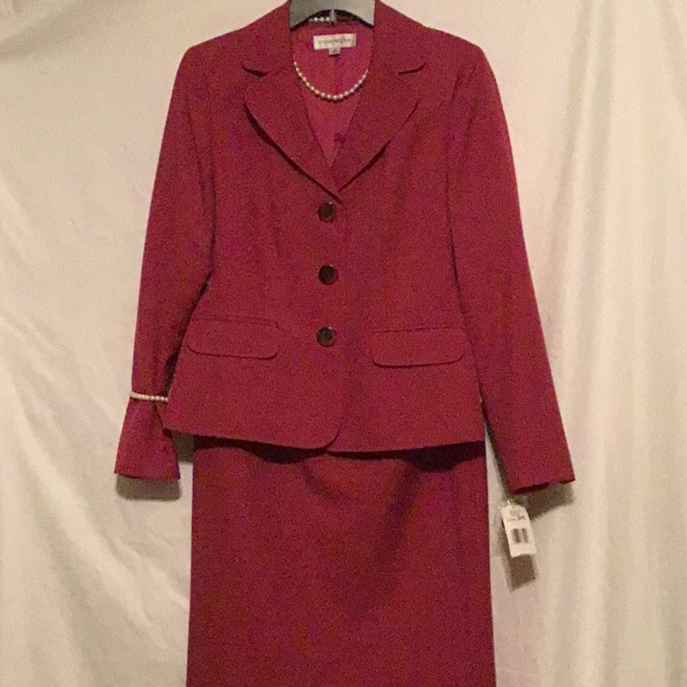 EVAN -PICONE PARK AVE DEEP ROSE WOMENS SUIT SZ 8